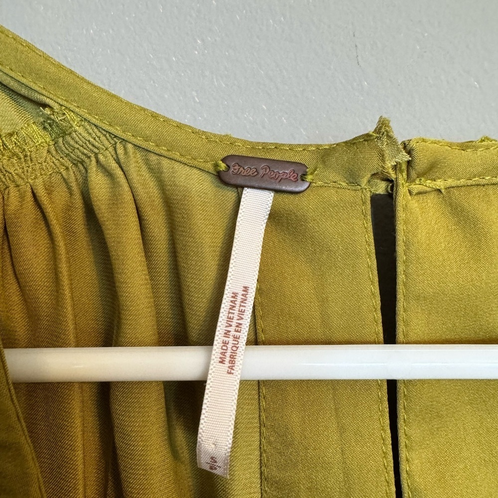 Free People Light Green Sleeveless Top Blouse with Elegant Detail Detail and Bow - Picture 4 of 13